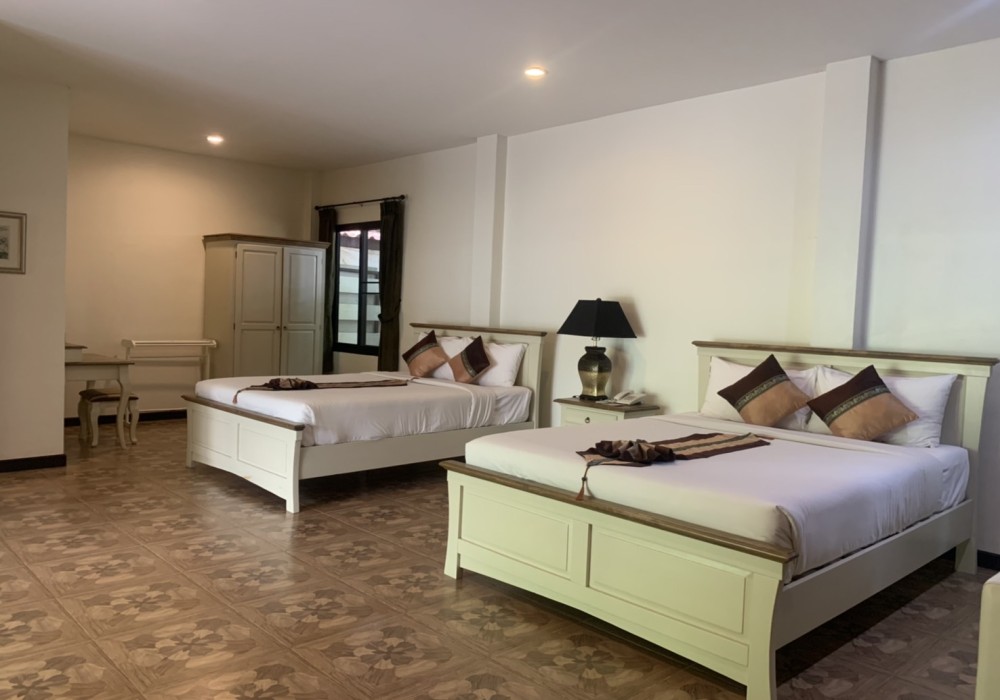 Executive Deluxe - Image 5